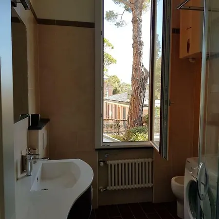 Апартаменты Lovely On The Ligurian Sea Варацце